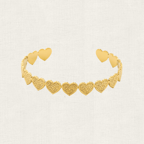 Armband Bangle Row of Hearts