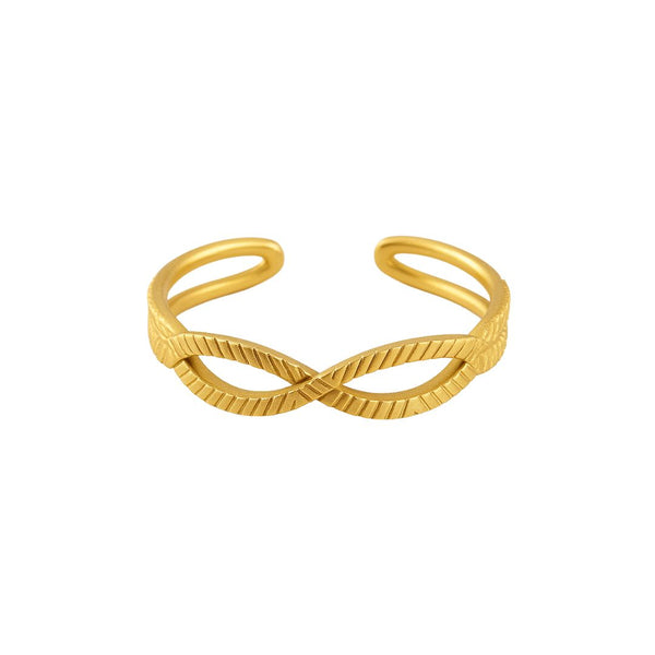 Goudkleurige stainless steel open ring met gedraaid infinity-design en matte afwerking.