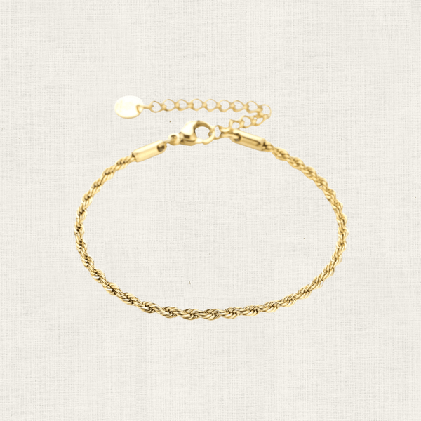 Armband With A Twist
