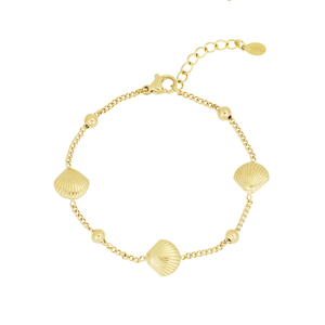 Armband met drie schelpvormige bedels en kleine bolletjes aan een fijne schakelketting, met karabijnsluiting.