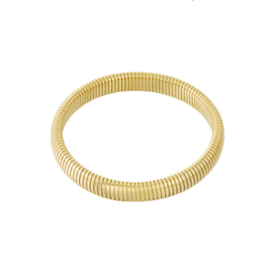 Ronde elastische armband met gladde, slangenachtige structuur en glanzende afwerking, zonder sluiting.